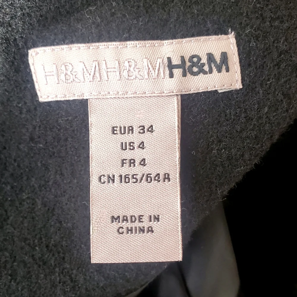 H&M Pleaded Wool Skirt , Size 4 - Picture 4 of 7